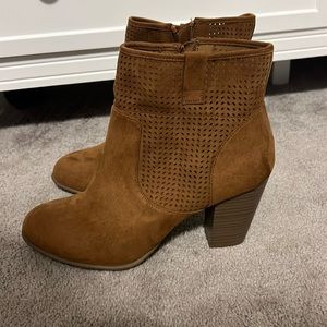 Women’s Gap boot size 10